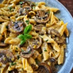 Cremige Pasta in Champignonrahmsauce (vegetarisches Rezept)