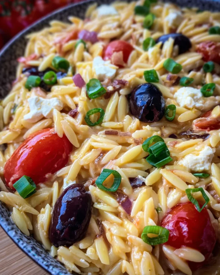 Griechische Reisnudeln mit Tomaten, Feta und Oliven