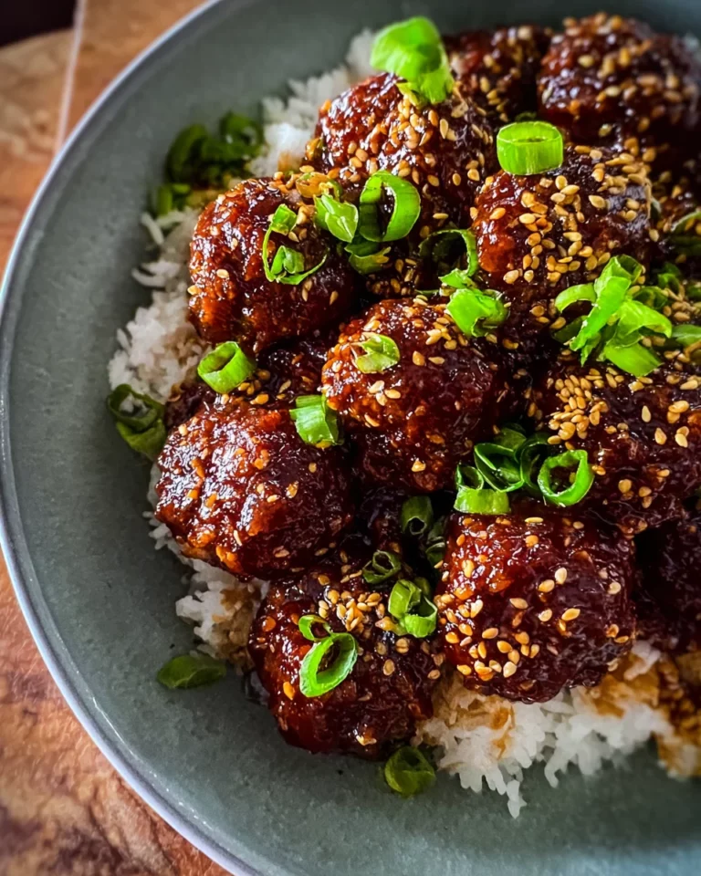 Hackfleischbällchen aus der Pfanne in Sesam-Teriyaki-Sauce (einfaches Rezept)