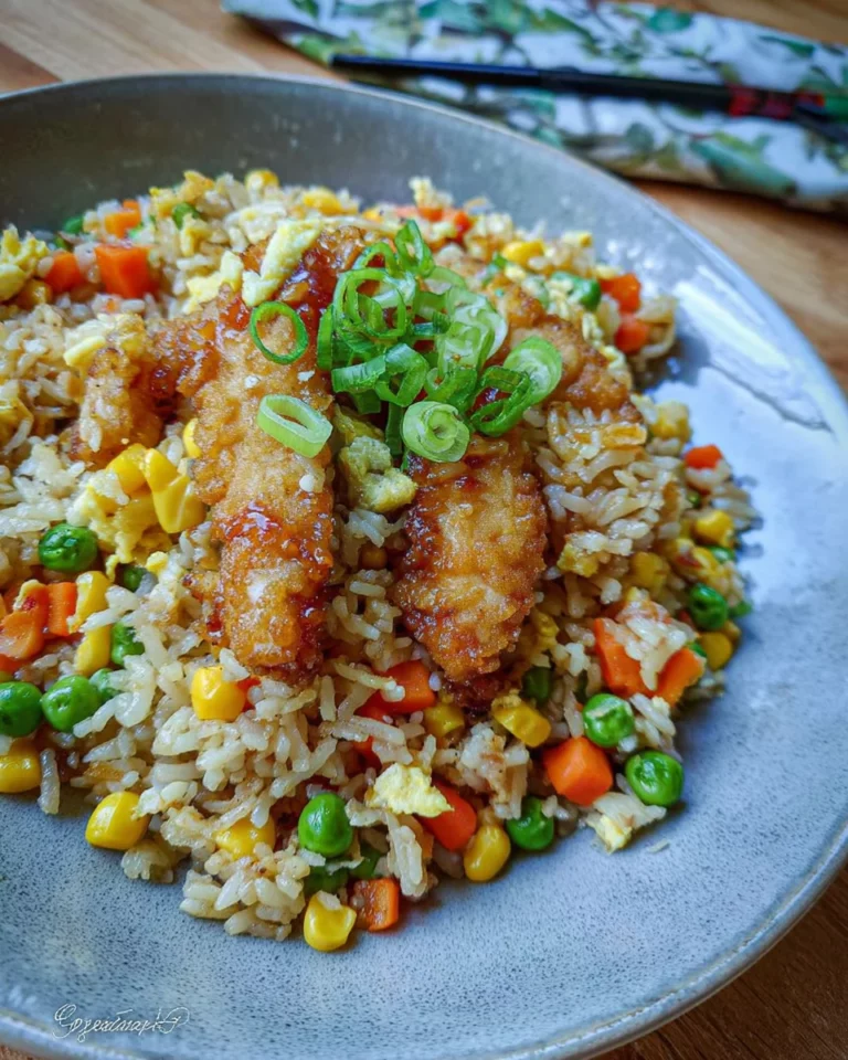 Reis im Airfryer – gebratener Reis mit Hähnchen